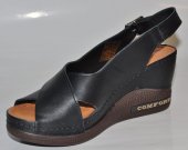 Dámske kožené sandálky na kline Rovigo 11411 - čierne