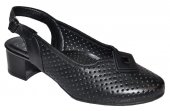 Dámske kožené sandálky 11412 - čierne