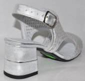 Dámske kožené sandálky 11494 - strieborné