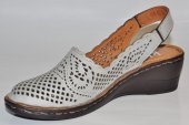 Dámske kožené sandálky 12463 - svetlo šedé